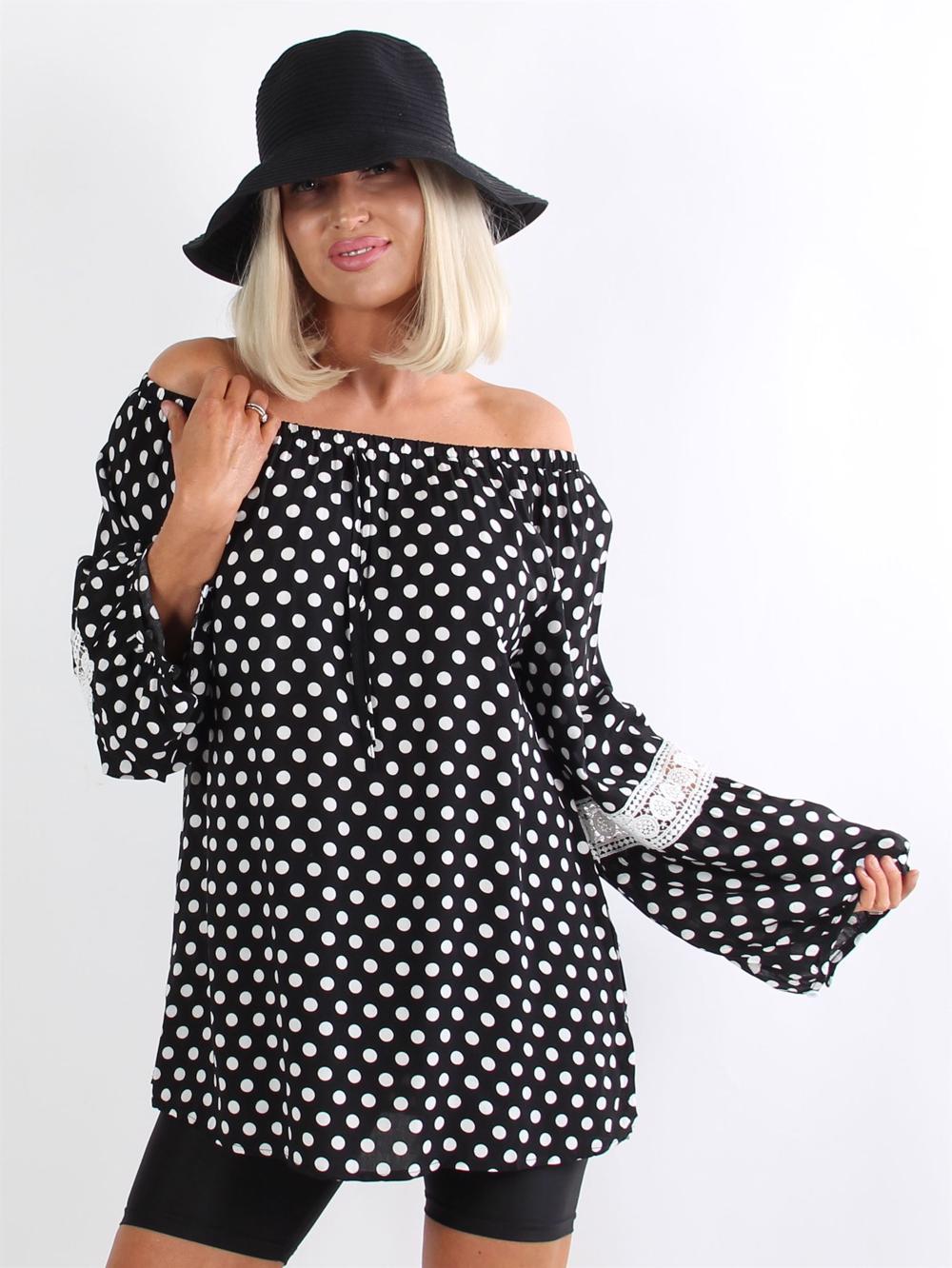 Lindsay - Svart tunika med vita prickar och broderade detaljer på ärmarna